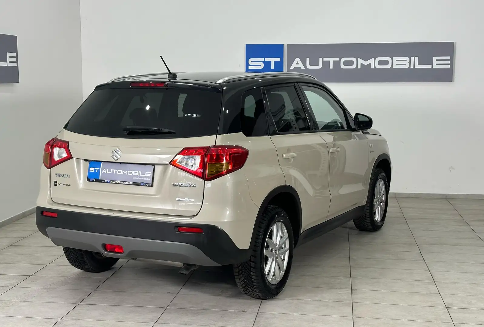Suzuki Vitara 1,6 DDiS 4WD GL Shine // 1.BESITZ // KAMERA // SHZ Beige - 2