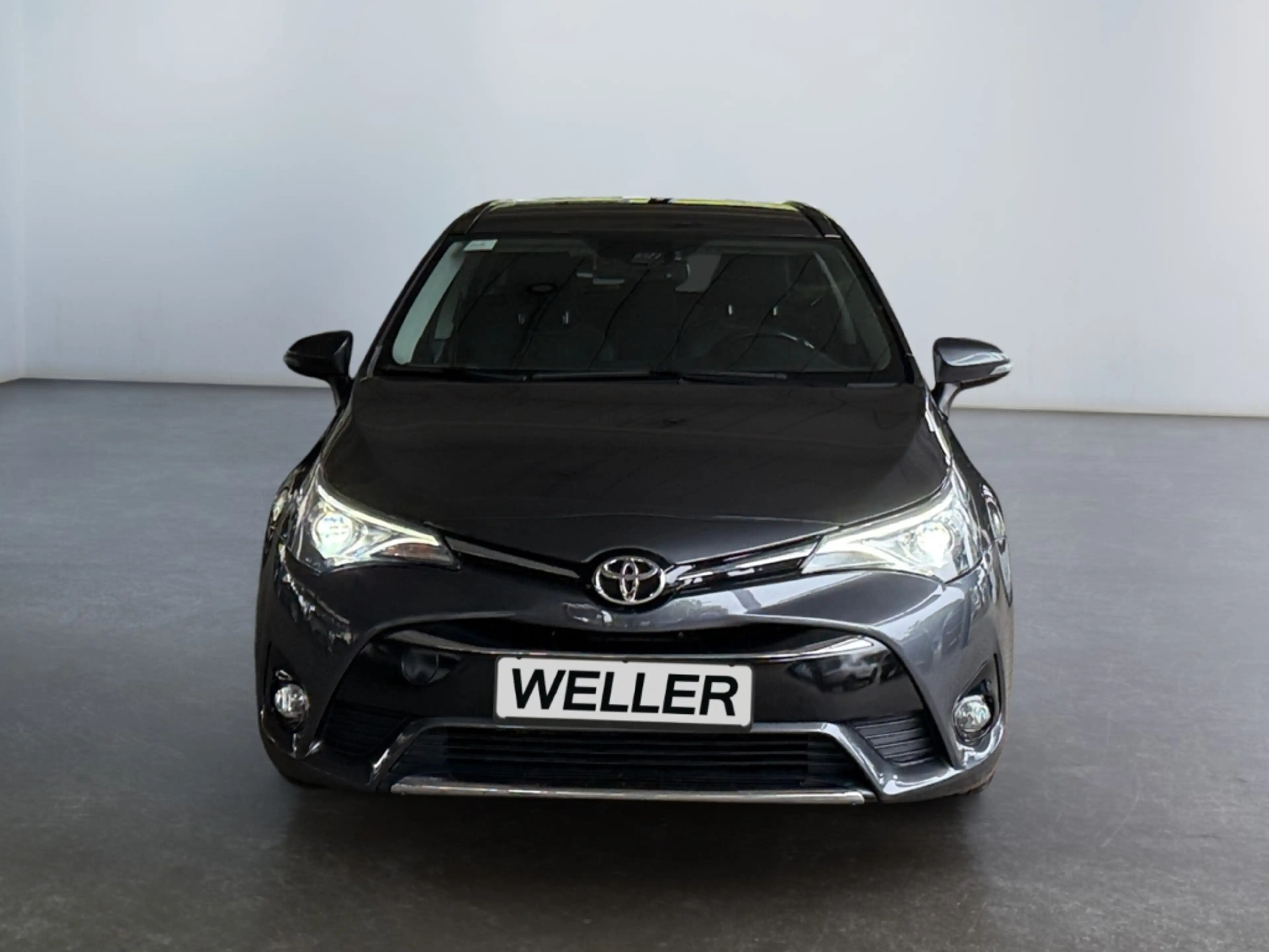 Toyota Avensis 1.8 TS Team D *Automatik*LED*CAM*SHZ*Navi* — photo 2