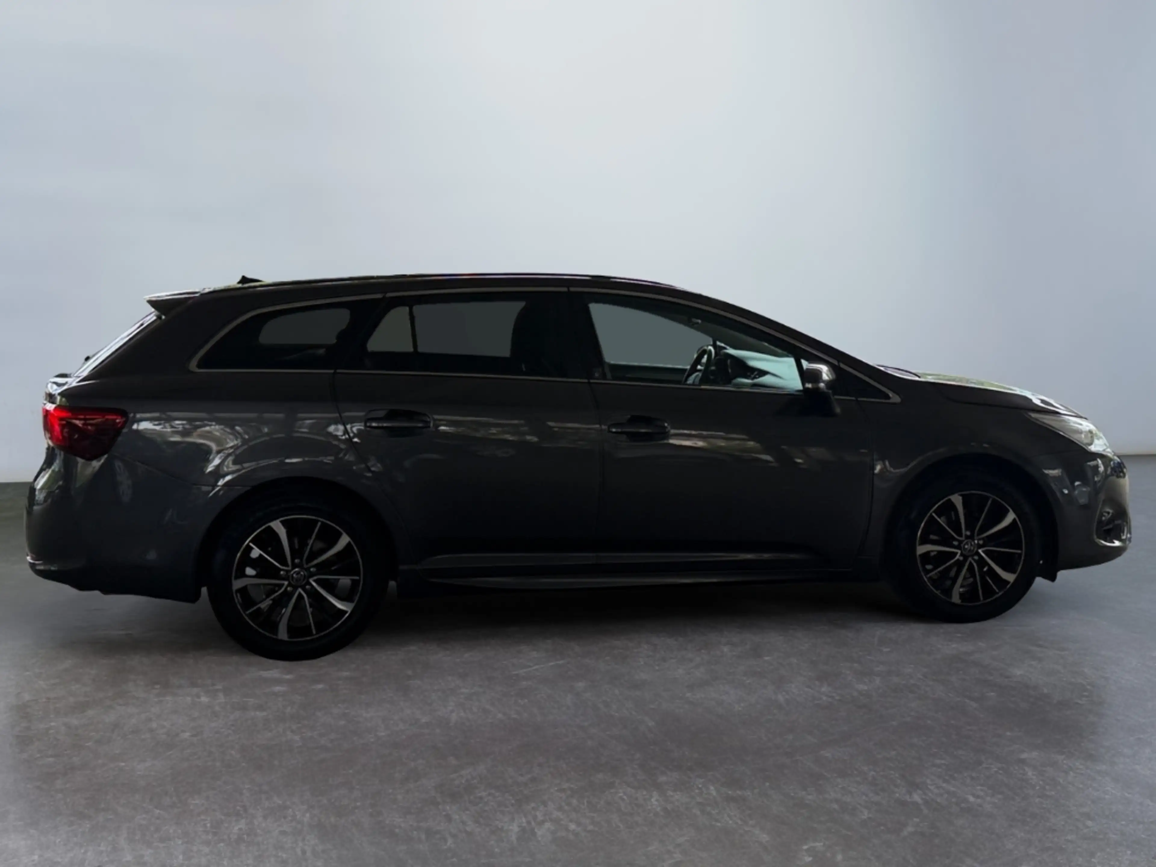 Toyota Avensis 1.8 TS Team D *Automatik*LED*CAM*SHZ*Navi* — photo 10