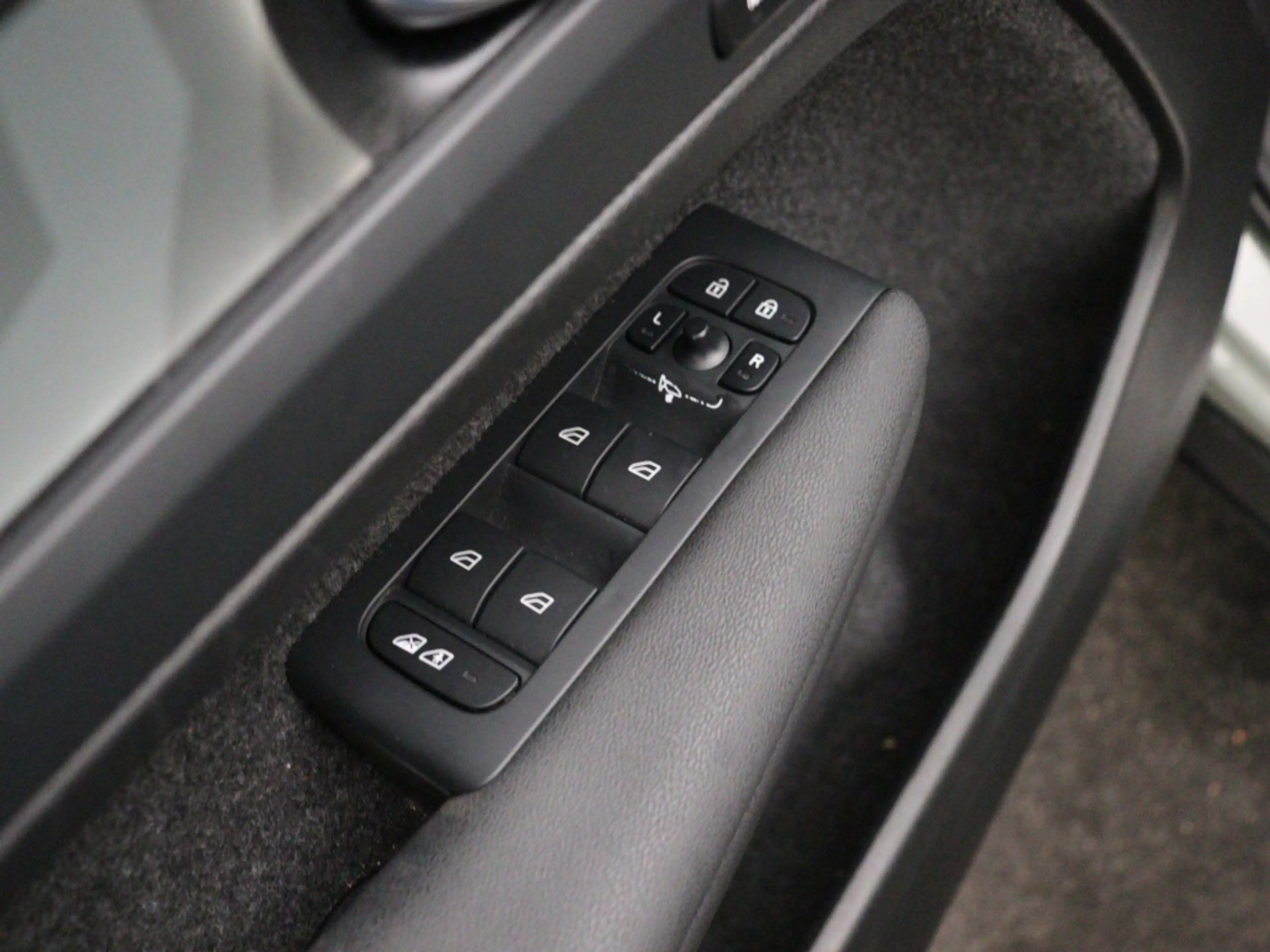 Volvo EX40 EXTENDED RANGE ULTRA 20INCH SCHUIFDAK 360GR CAM TR — photo 11