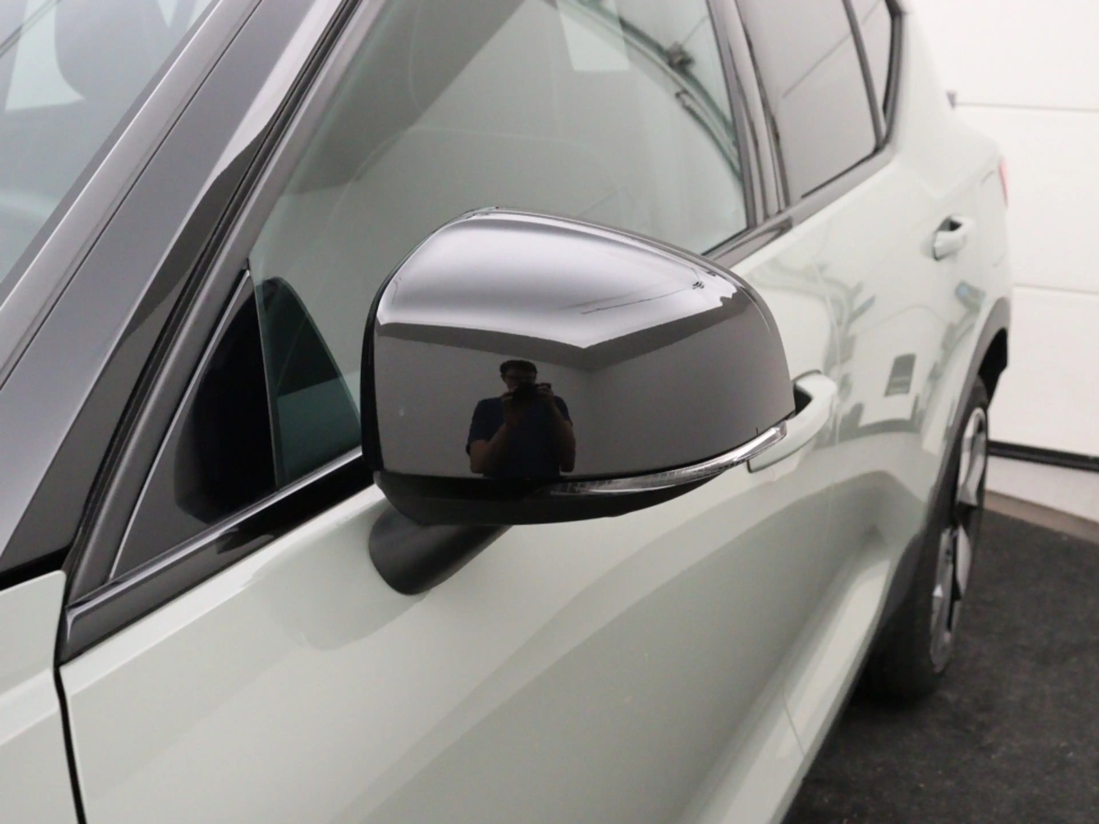 Volvo EX40 EXTENDED RANGE ULTRA 20INCH SCHUIFDAK 360GR CAM TR — photo 9