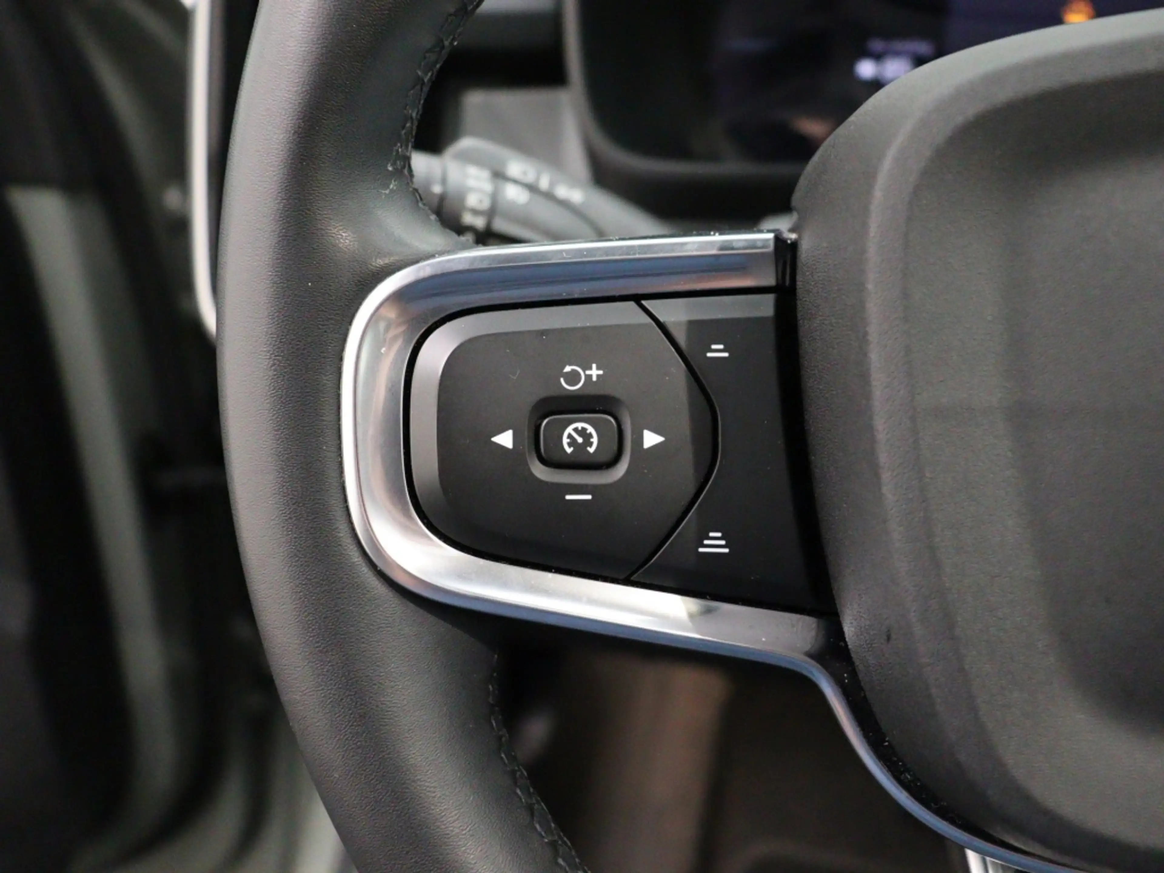 Volvo EX40 EXTENDED RANGE ULTRA 20INCH SCHUIFDAK 360GR CAM TR — photo 13