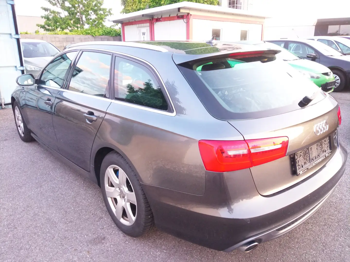 Audi A6 Avant 3.0 TDI quattro S-Line Grau - 2