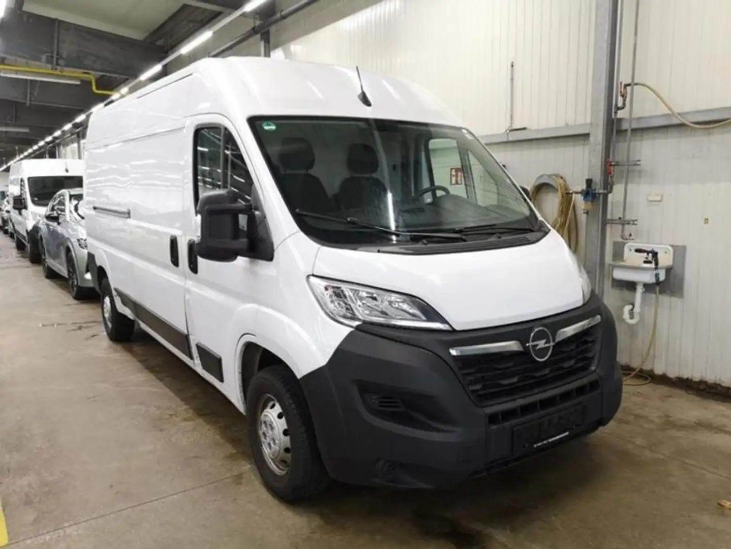 Opel Movano 2.2 D L3H2 2WD VA Edition Wit - 2
