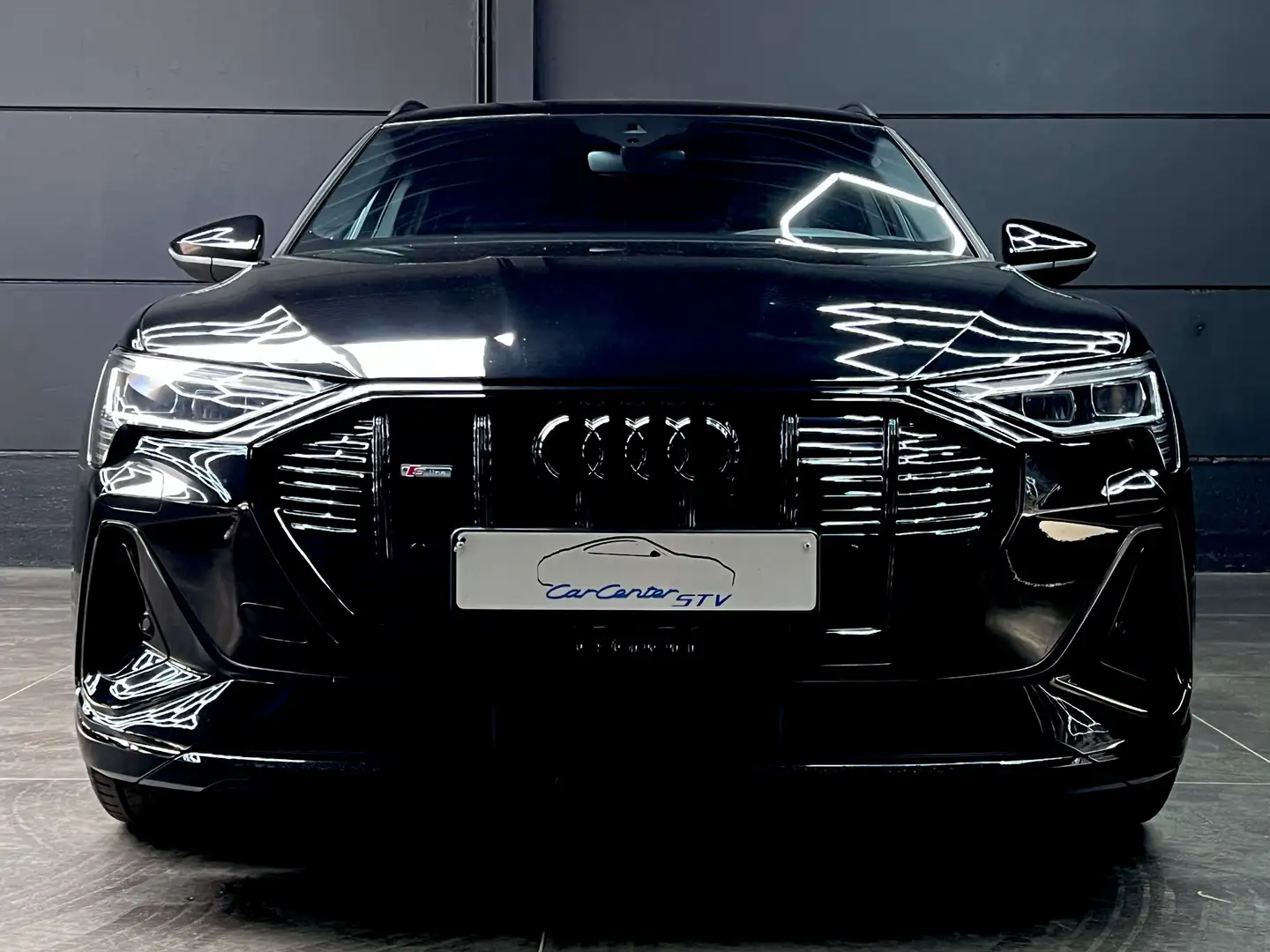 Audi e-tron 55 Quattro / S line / 408 pk / All Black / Noir - 2