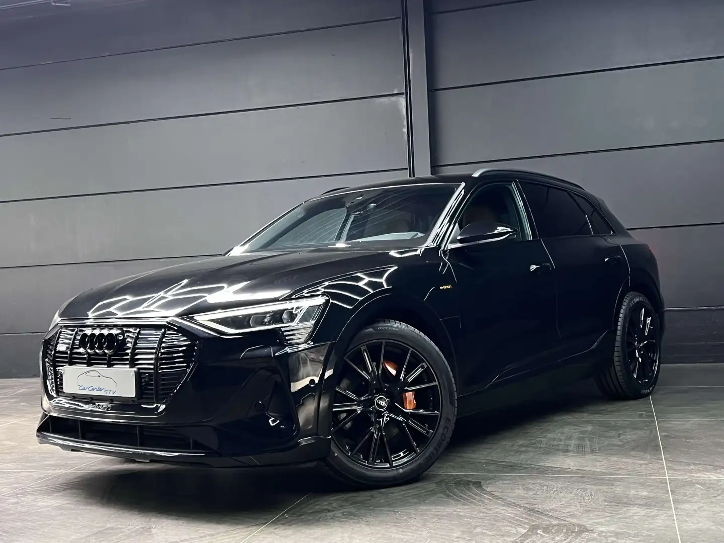 Audi e-tron 55 Quattro / S line / 408 pk / All Black / Noir - 1
