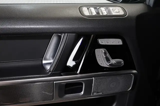 Mercedes-Benz G-Class view 13