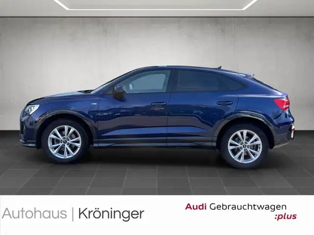 Audi Q3 view 3