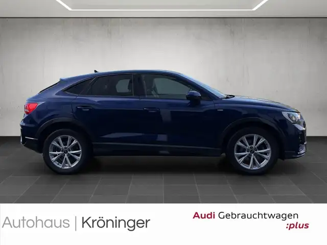 Audi Q3 view 4