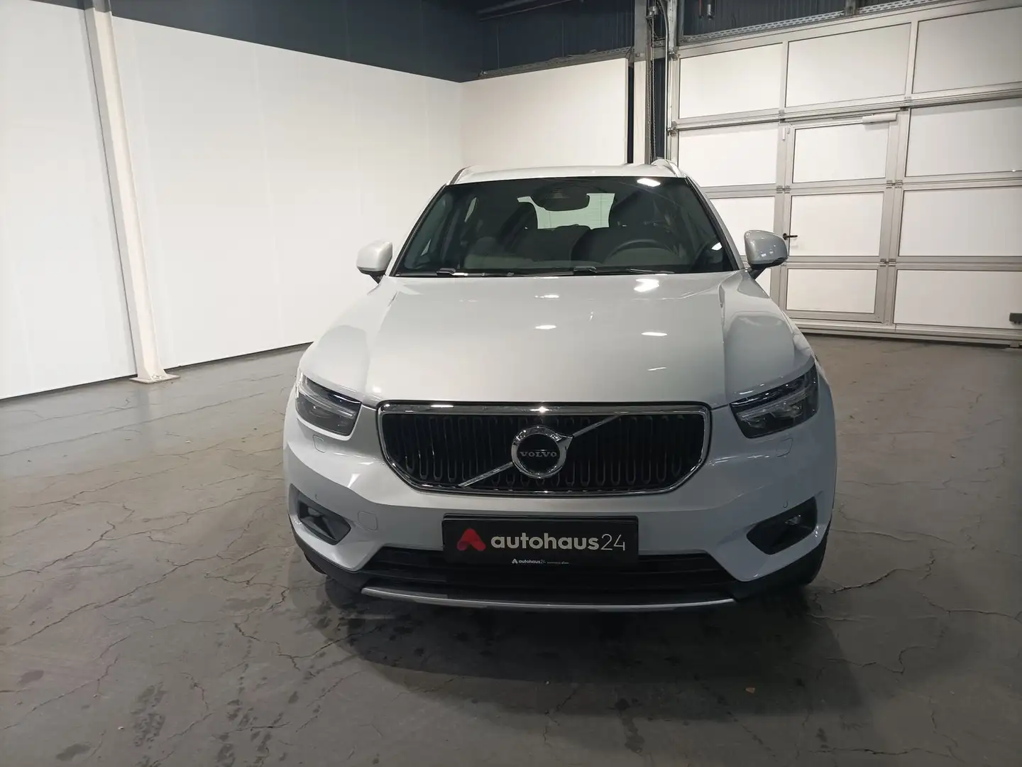 Volvo XC40 T3 2WD Momentum Pro LED|Navi|Kamera|PDC Argento - 2
