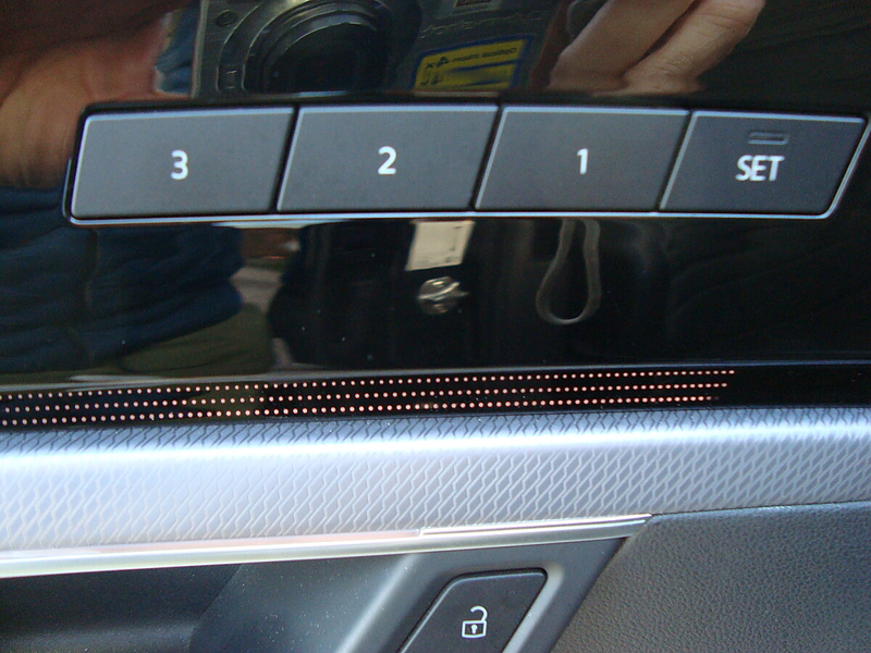 Volkswagen Touareg 4Motion R-Line Nur 63 TKM 1-Hand Mega Voll !! — photo 12