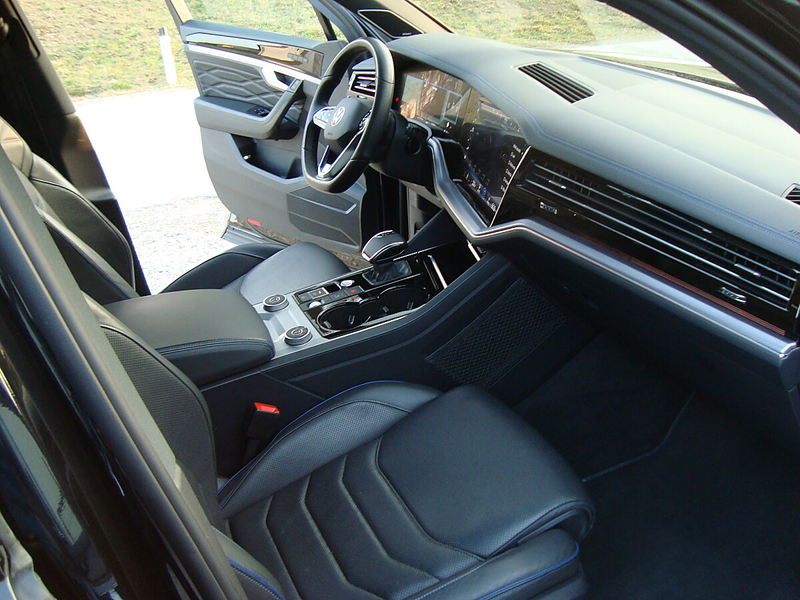 Volkswagen Touareg 4Motion R-Line Nur 63 TKM 1-Hand Mega Voll !! — photo 5