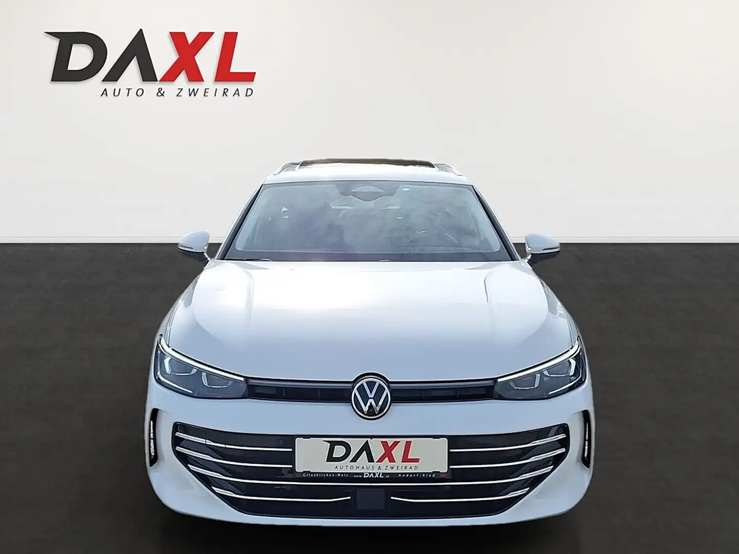 Volkswagen Passat 1.5 eTSI Business Weiß - 2