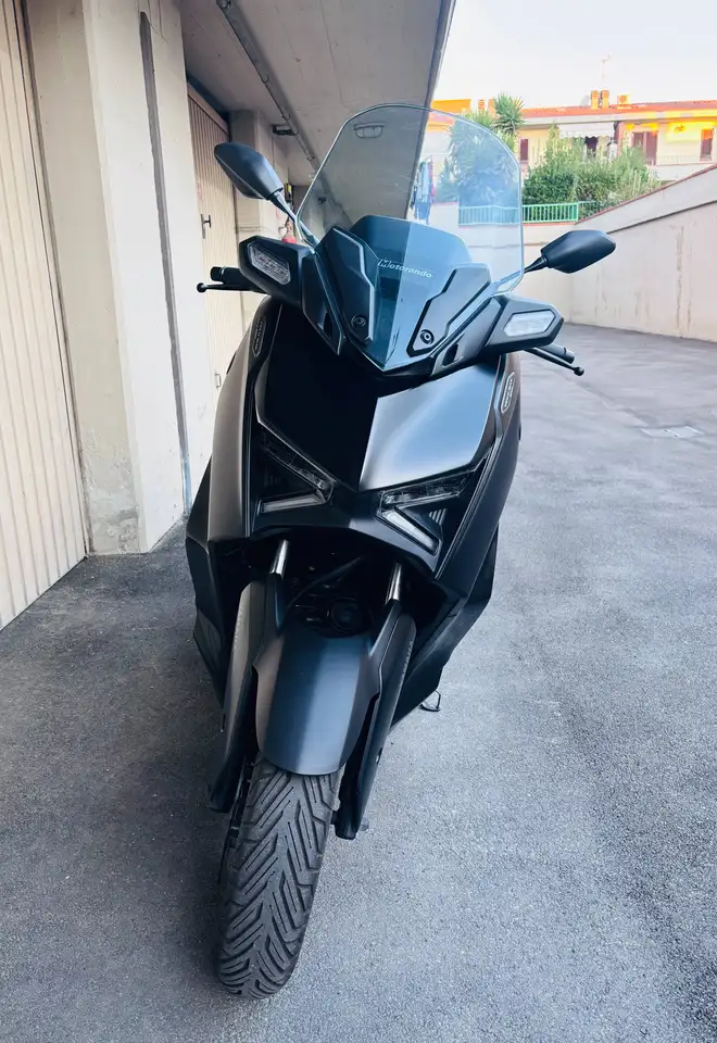 Yamaha X-Max 300