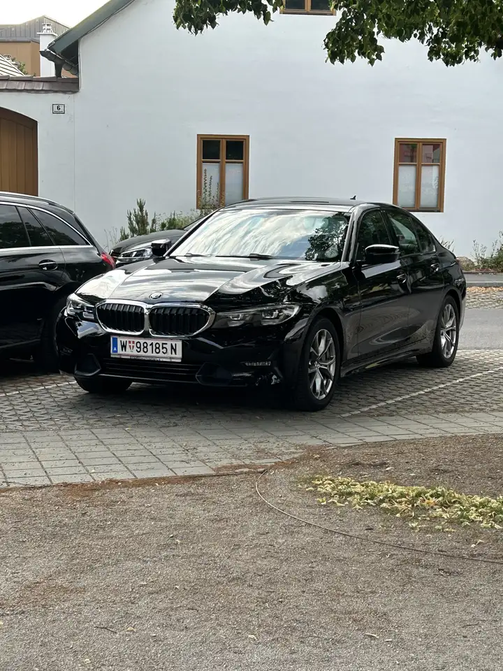 BMW 330