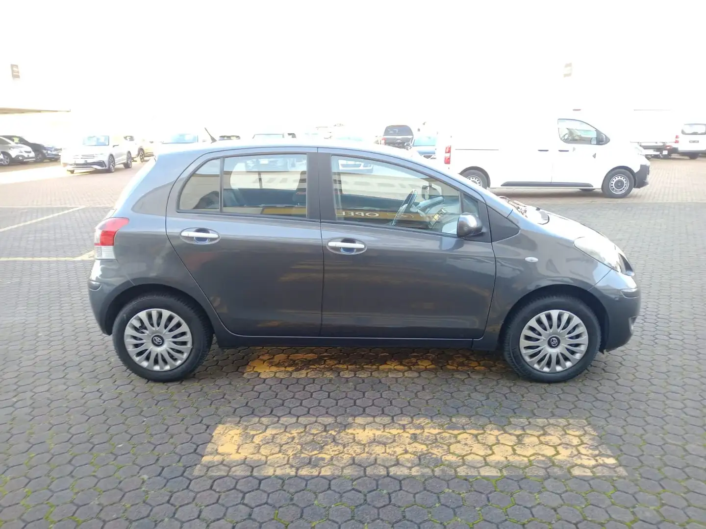 Toyota Yaris Yaris II 2005 5p 1.3 dual Sol my10 Grigio - 2