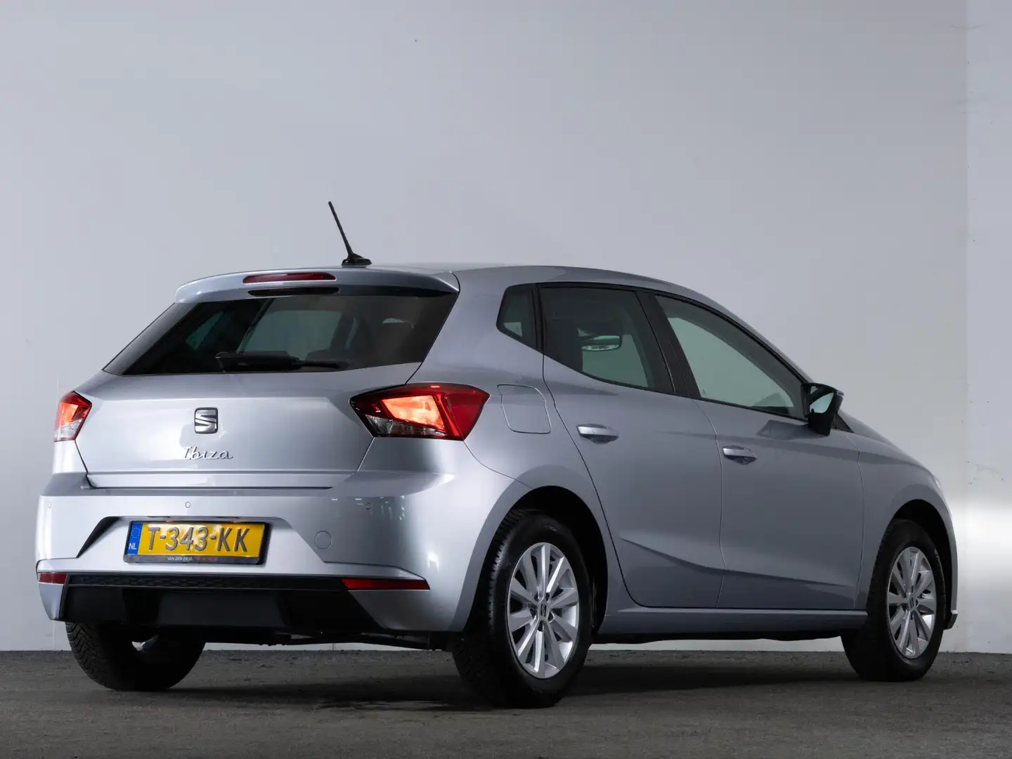SEAT Ibiza 1.0 EcoTSI 95pk Style Business Connect | Stoelverw Grijs - 2