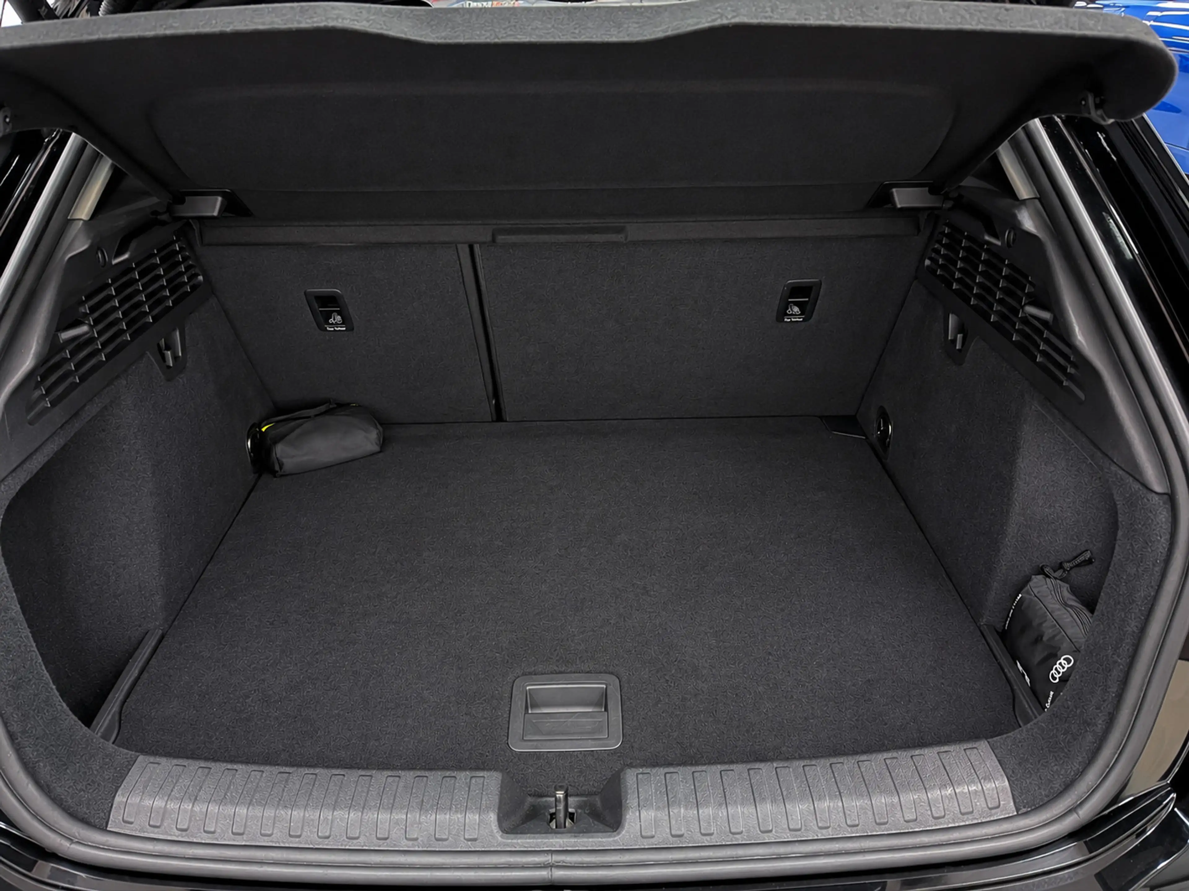 Audi A3 Sportback 45 TFSI e S edition Competition NAVI/STO — photo 10