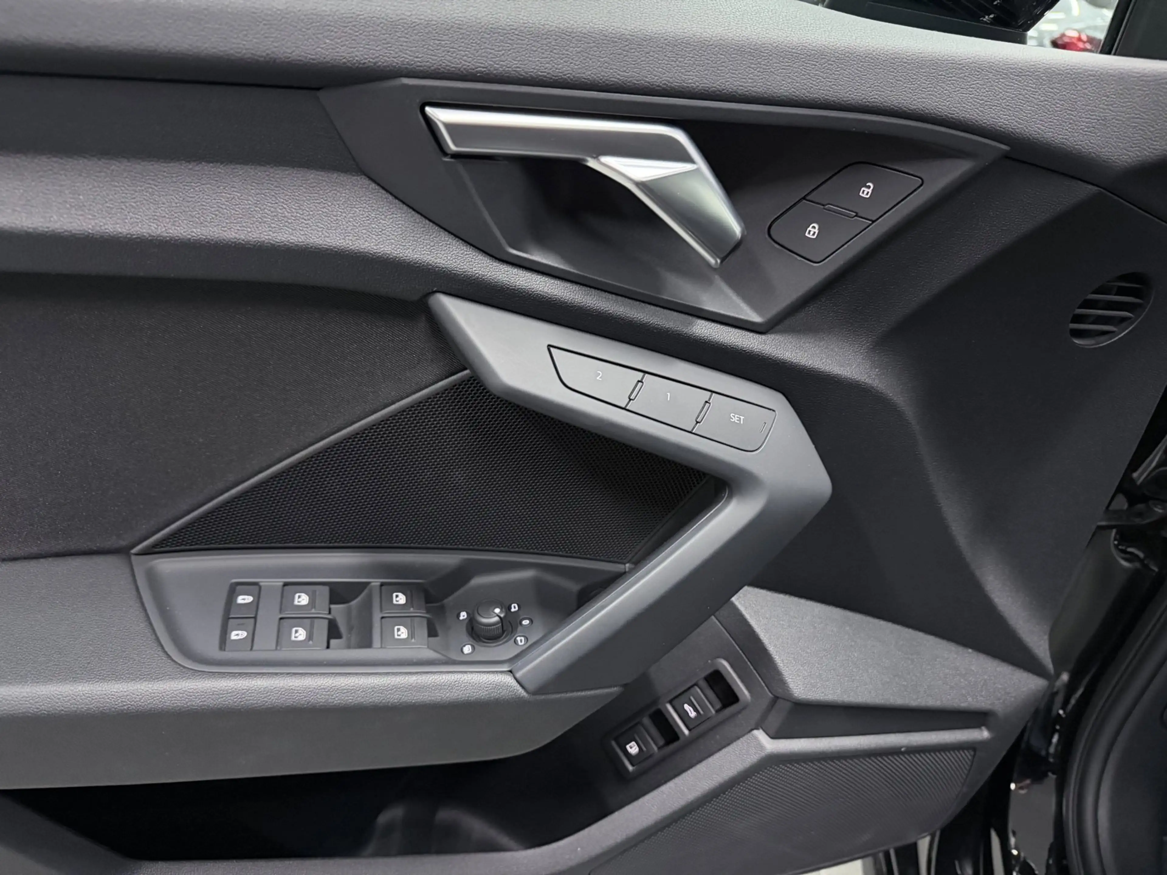 Audi A3 Sportback 45 TFSI e S edition Competition NAVI/STO — photo 17