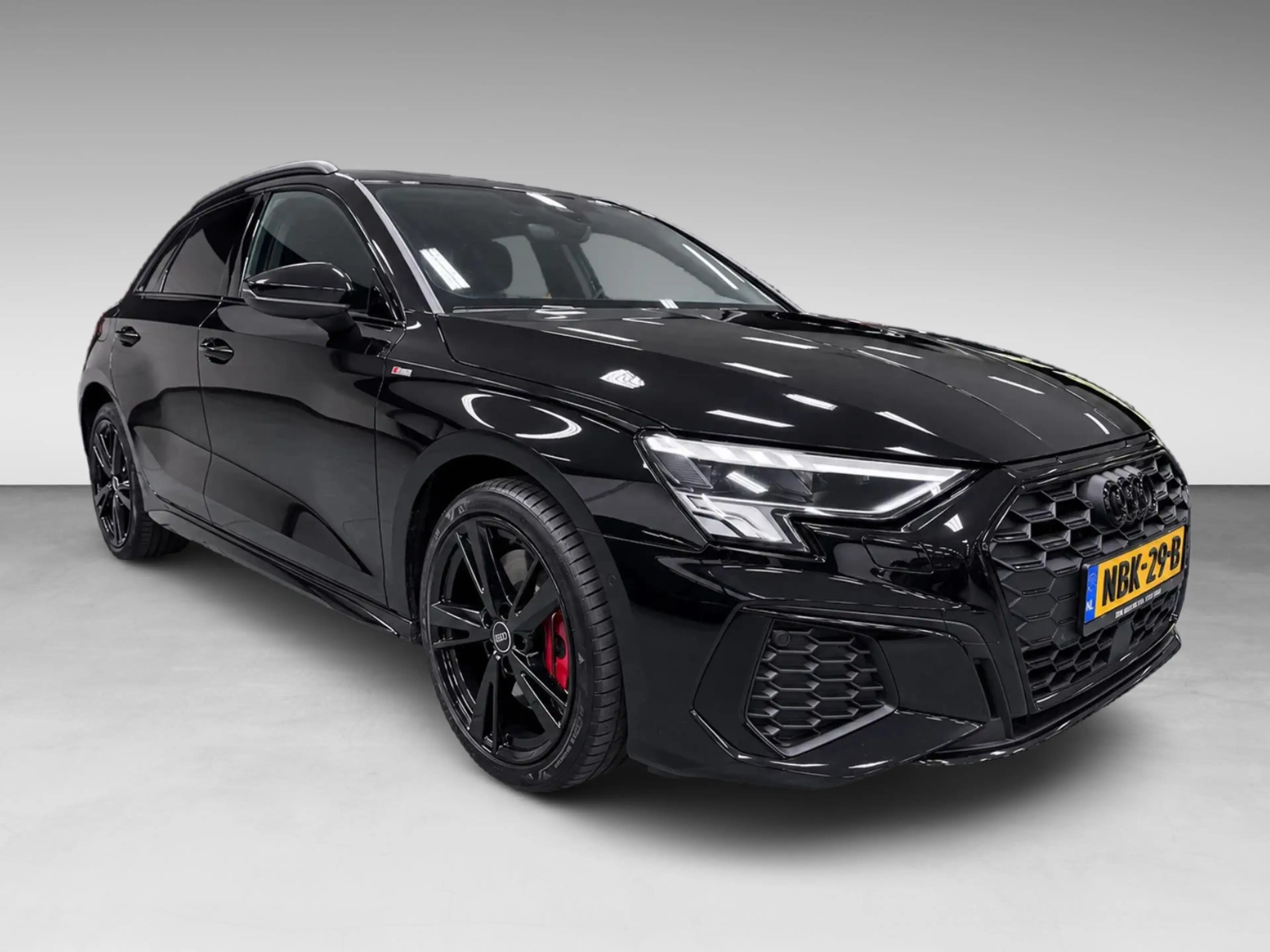 Audi A3 Sportback 45 TFSI e S edition Competition NAVI/STO — photo 5