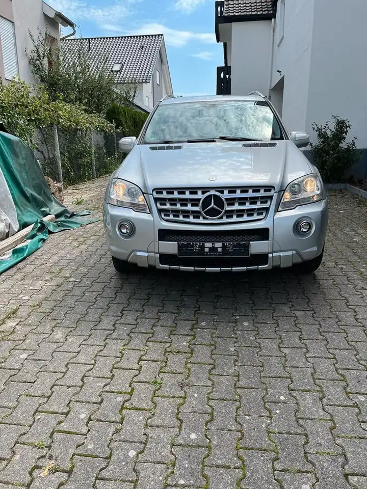 Mercedes-Benz ML 500
