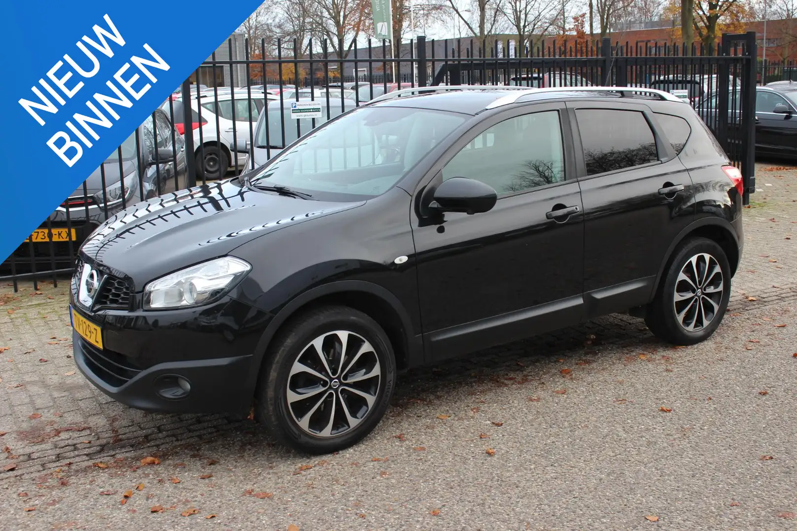 Nissan Qashqai 1.6 Connect Edition, Navigatie! Noir - 1