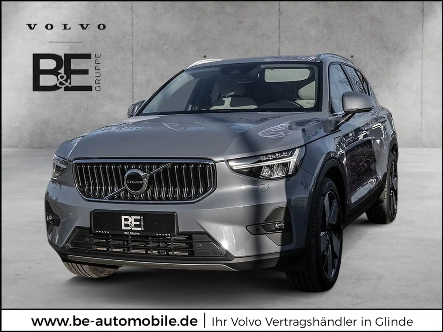 Volvo XC40 T5 Plus Bright Recharge Plug-In Hybrid Grau - 1