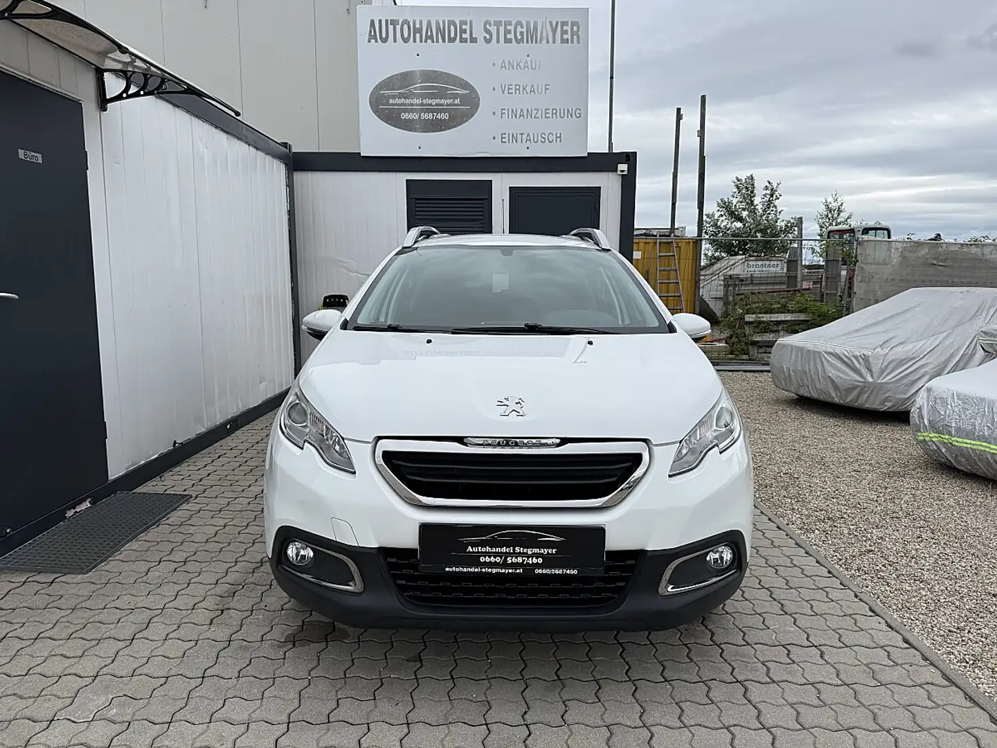 Peugeot 2008 1,2 VTi Active Weiß - 2