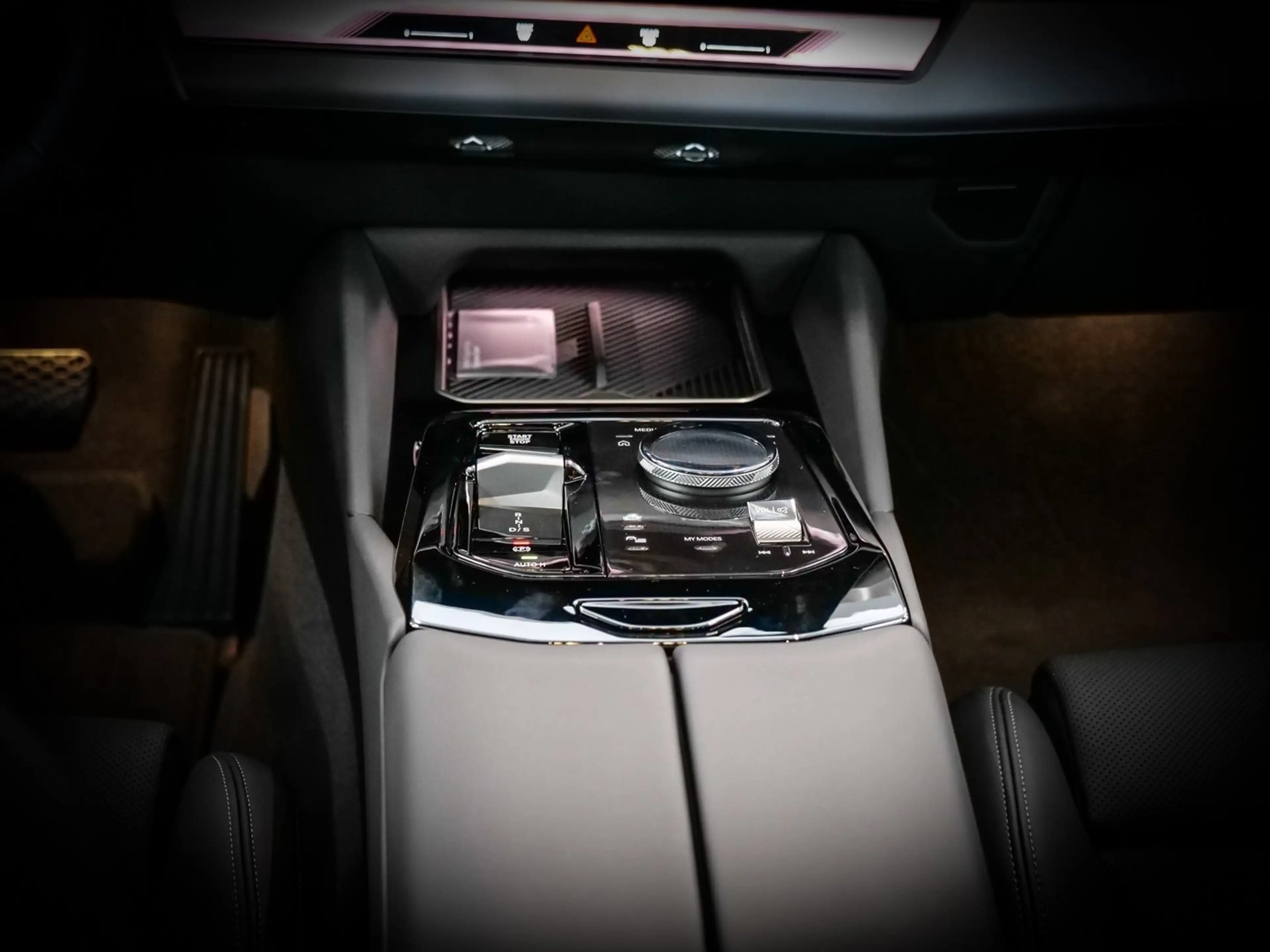 BMW 540 d xDrive HUD PANO ACC AHK 360°KAM RFK NAVI — photo 12
