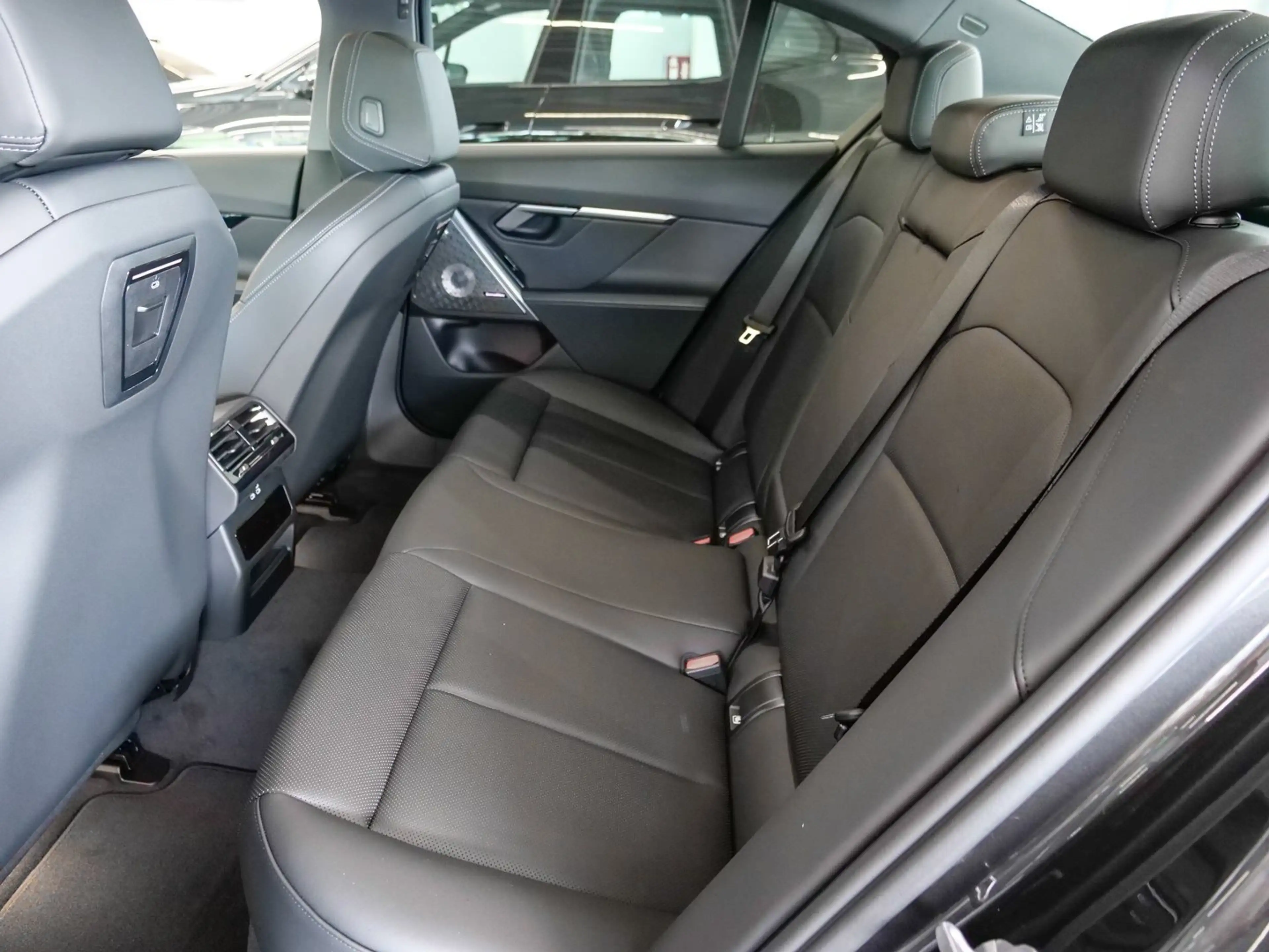 BMW 540 d xDrive HUD PANO ACC AHK 360°KAM RFK NAVI — photo 9