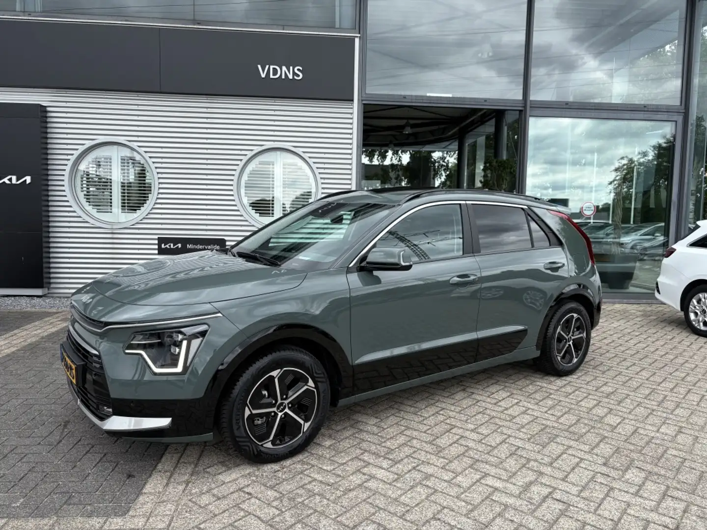 Kia Niro 1.6 GDi HEV DynamicPlusLine '' ZEER WEINIG KM '' Groen - 2