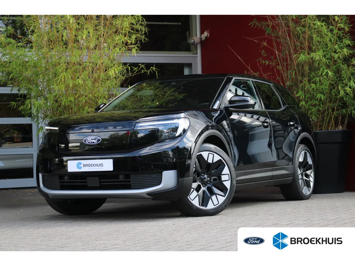 Ford Explorer 79kWh Ext. Range AWD Premium | Pano | Trekhaak | M Zwart - 1