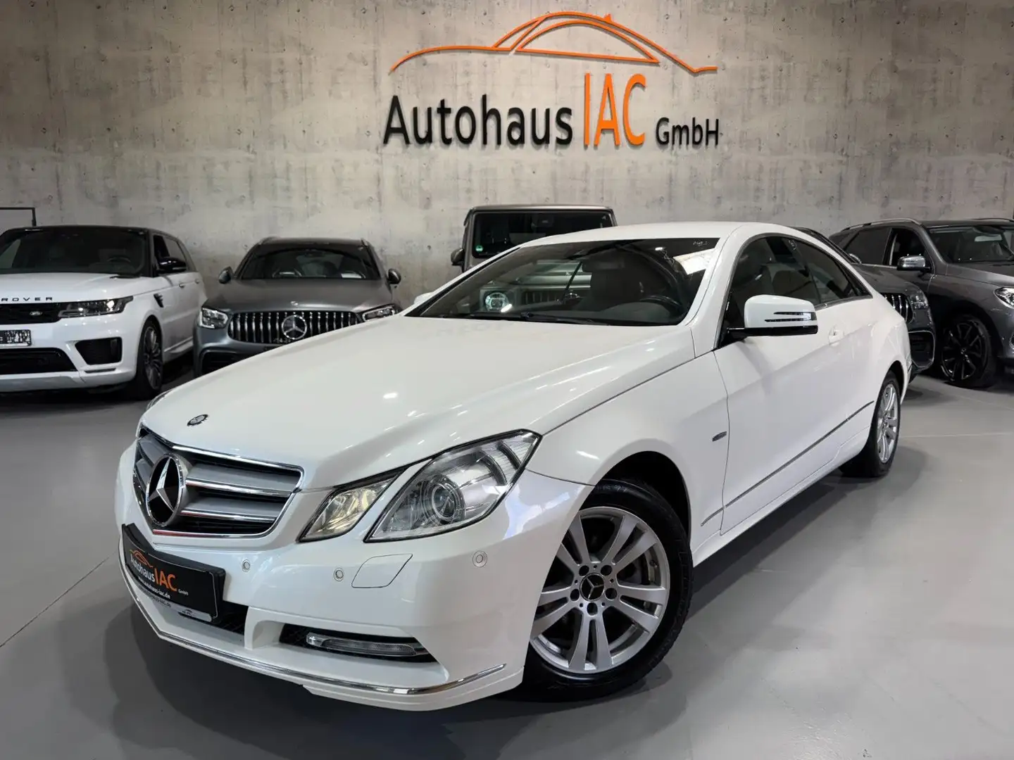 Mercedes-Benz E 200 Coupe/CGI/Avantgarde/NAVI/XENON/LEDER Weiß - 1