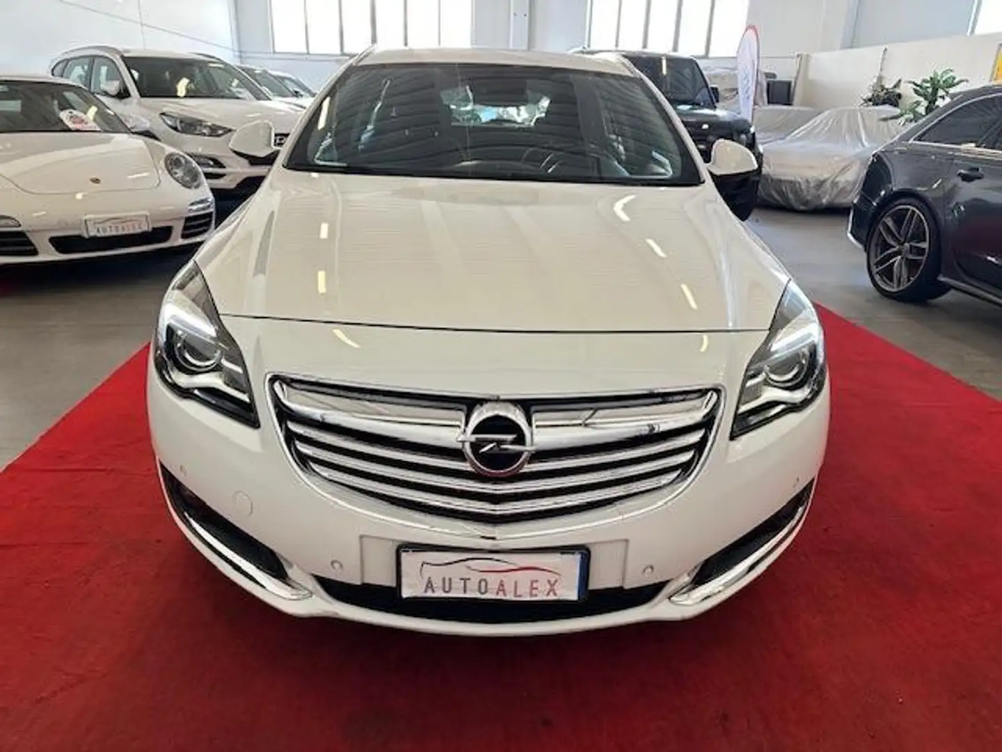 Opel Insignia Sports Tourer 2.0 cdti 140 cv NEOPATENTATI Wit - 2