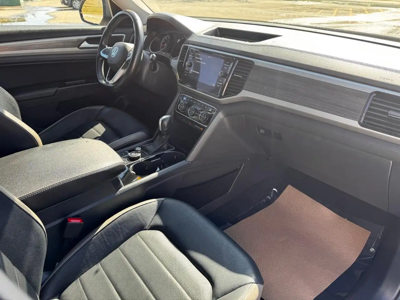 Volkswagen Atlas снимка Volkswagen Atlas