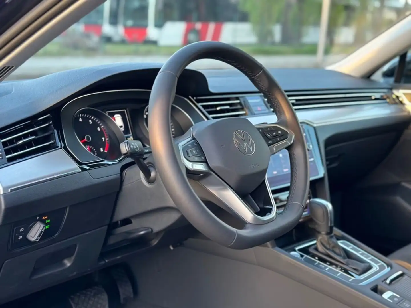 Volkswagen Passat Variant 1.5 TSI ACT DSG Elegance Nero - 2