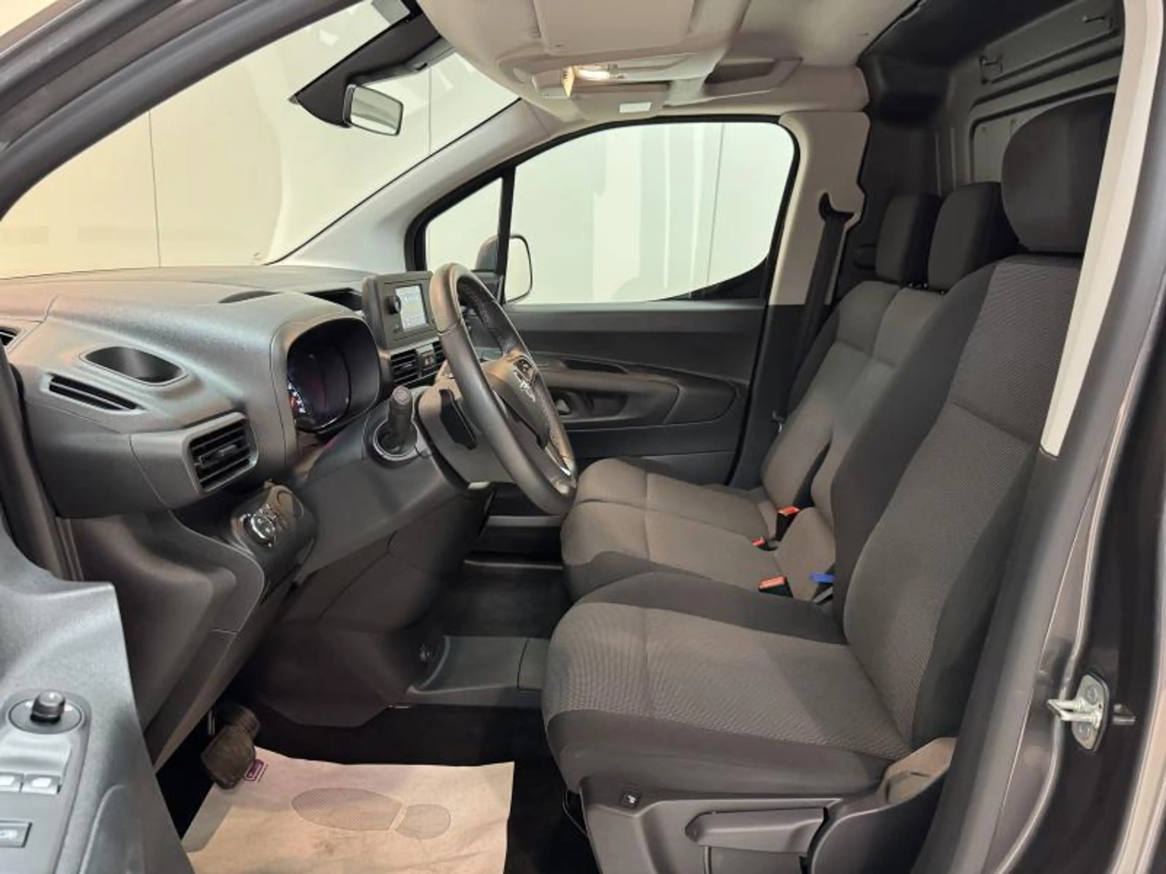 Opel Combo 1.5 BlueHDi 130 AT8 L1 PDC|CRUISE|AIRCO|LEDEREN ST — photo 14