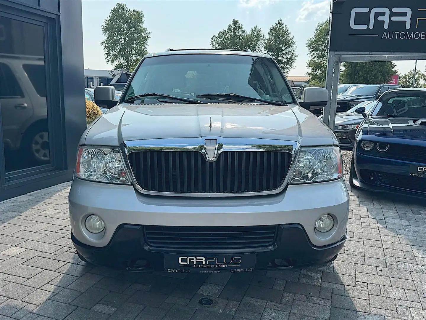 Lincoln Navigator 5.4 V8 LUXURY LPG PRINS  *8 Sitze*TV* Bej - 2