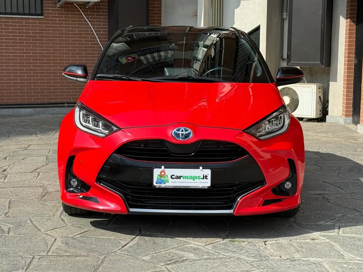 Toyota Yaris 1.5 Hybrid 5 porte Premiere Rosso - 2