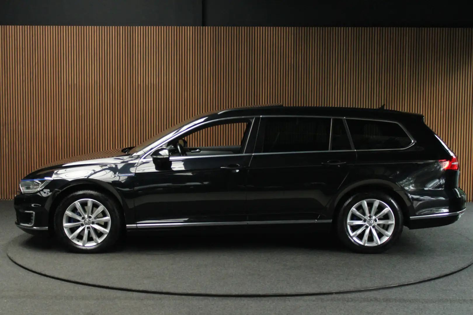 Volkswagen Passat Variant 1.4 TSI GTE Virtuele Cockpit / Panorama dak / Mass Noir - 2
