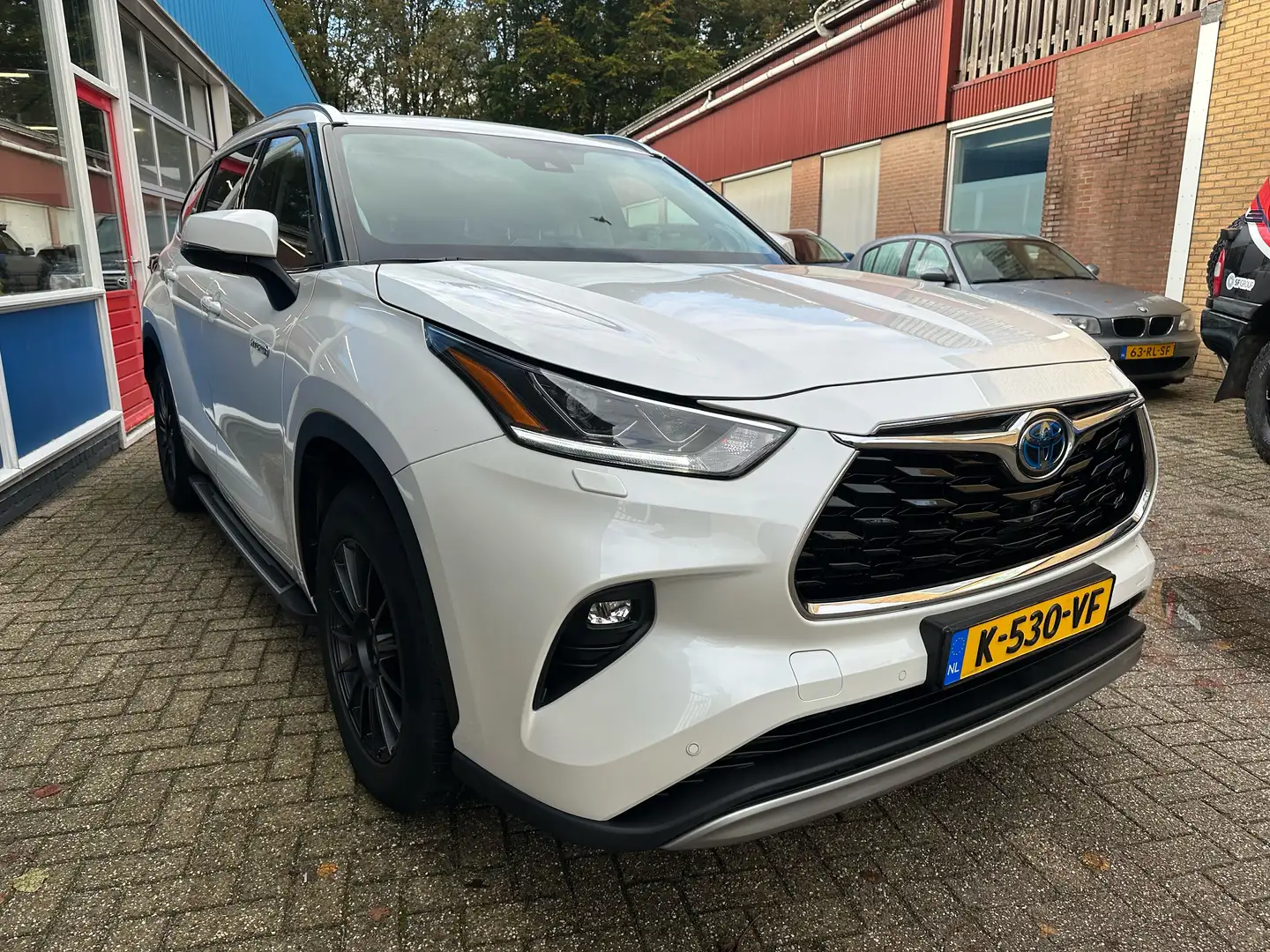 Toyota Highlander 2.5 AWD Hybrid Prem. Wit - 2