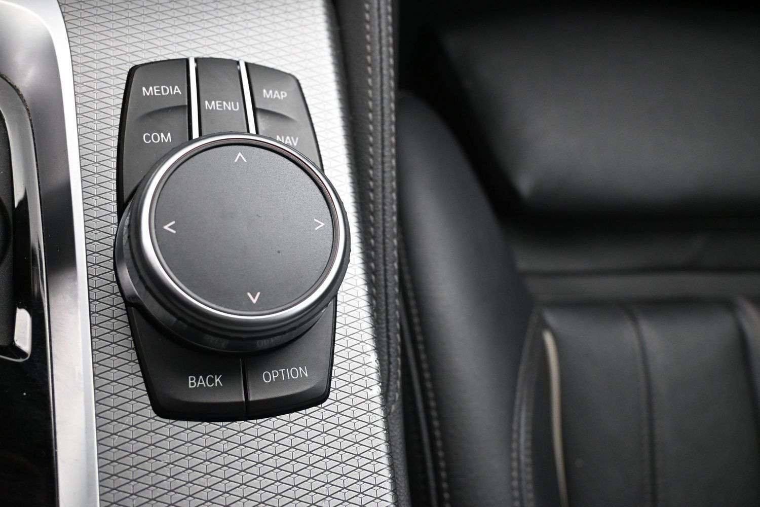 2020 BMW 5 Series 530i xDrive Blind Spot Monitoring | Sunroof | Tri- 4 cyl thumb 12