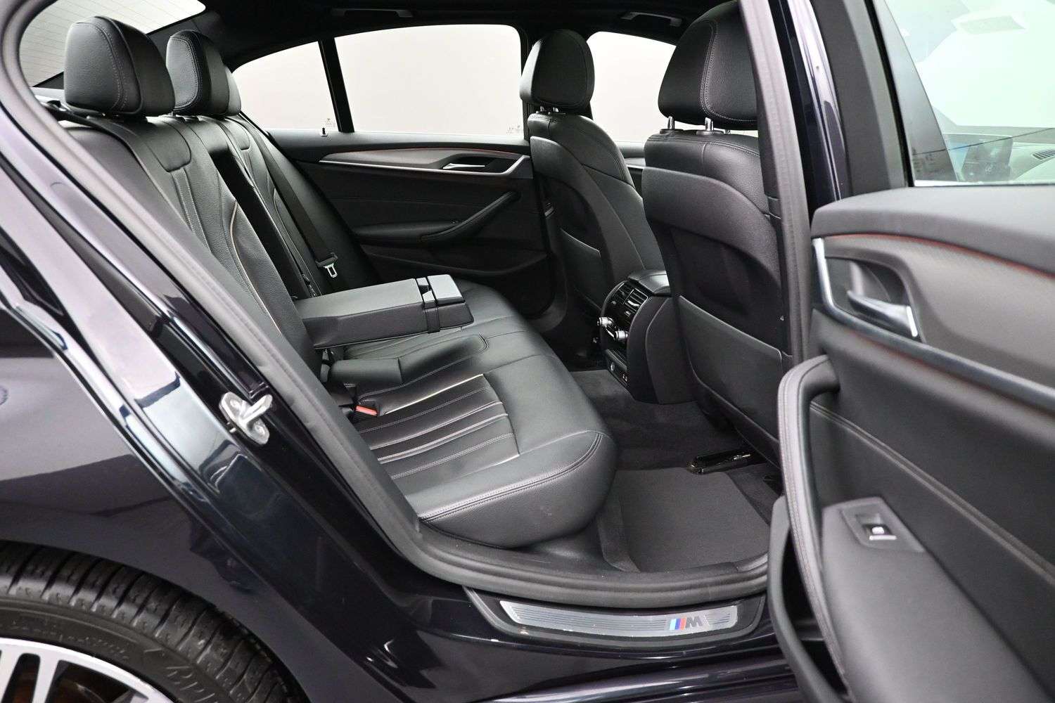 2020 BMW 5 Series 530i xDrive Blind Spot Monitoring | Sunroof | Tri- 4 cyl thumb 25