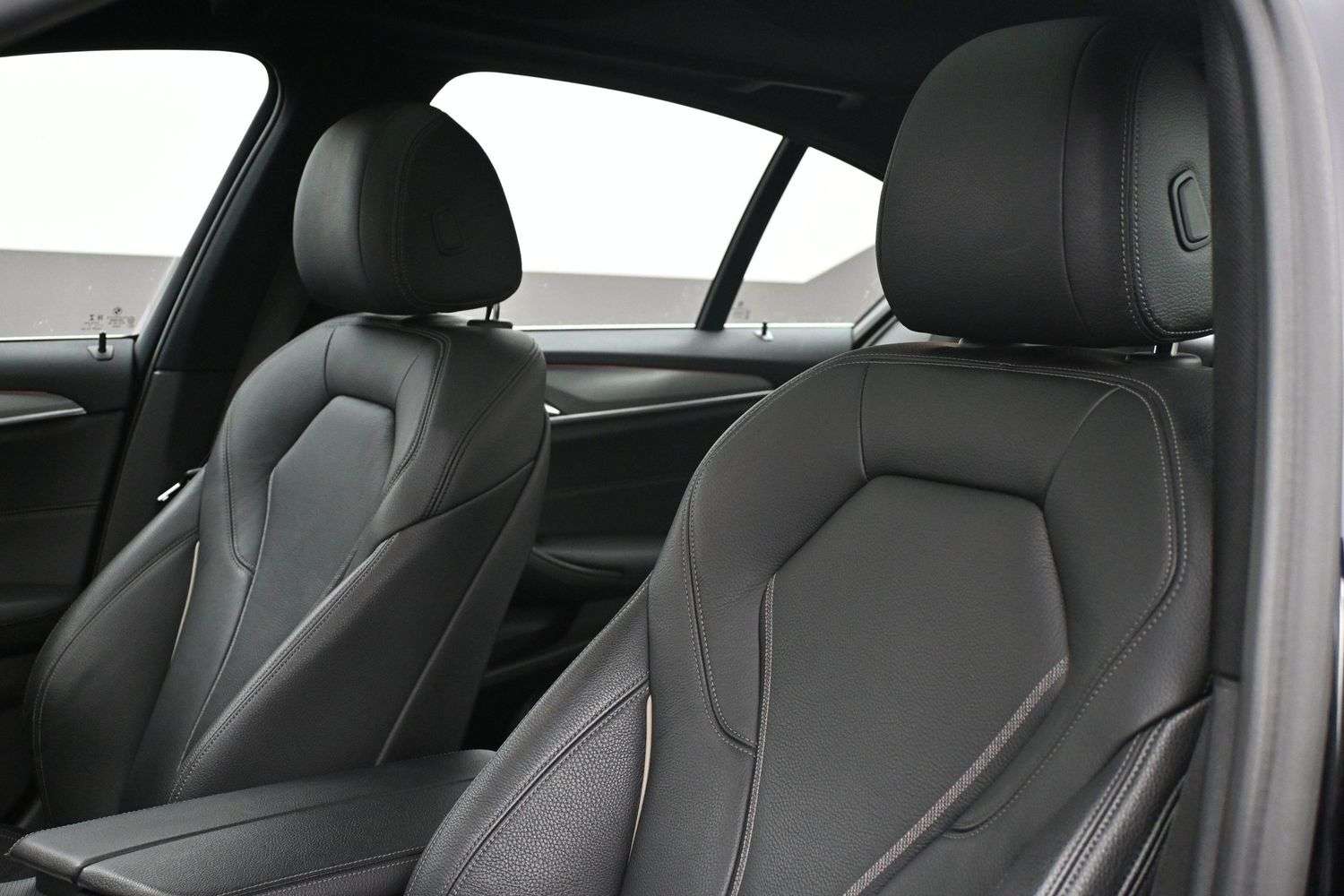 2020 BMW 5 Series 530i xDrive Blind Spot Monitoring | Sunroof | Tri- 4 cyl alt 4