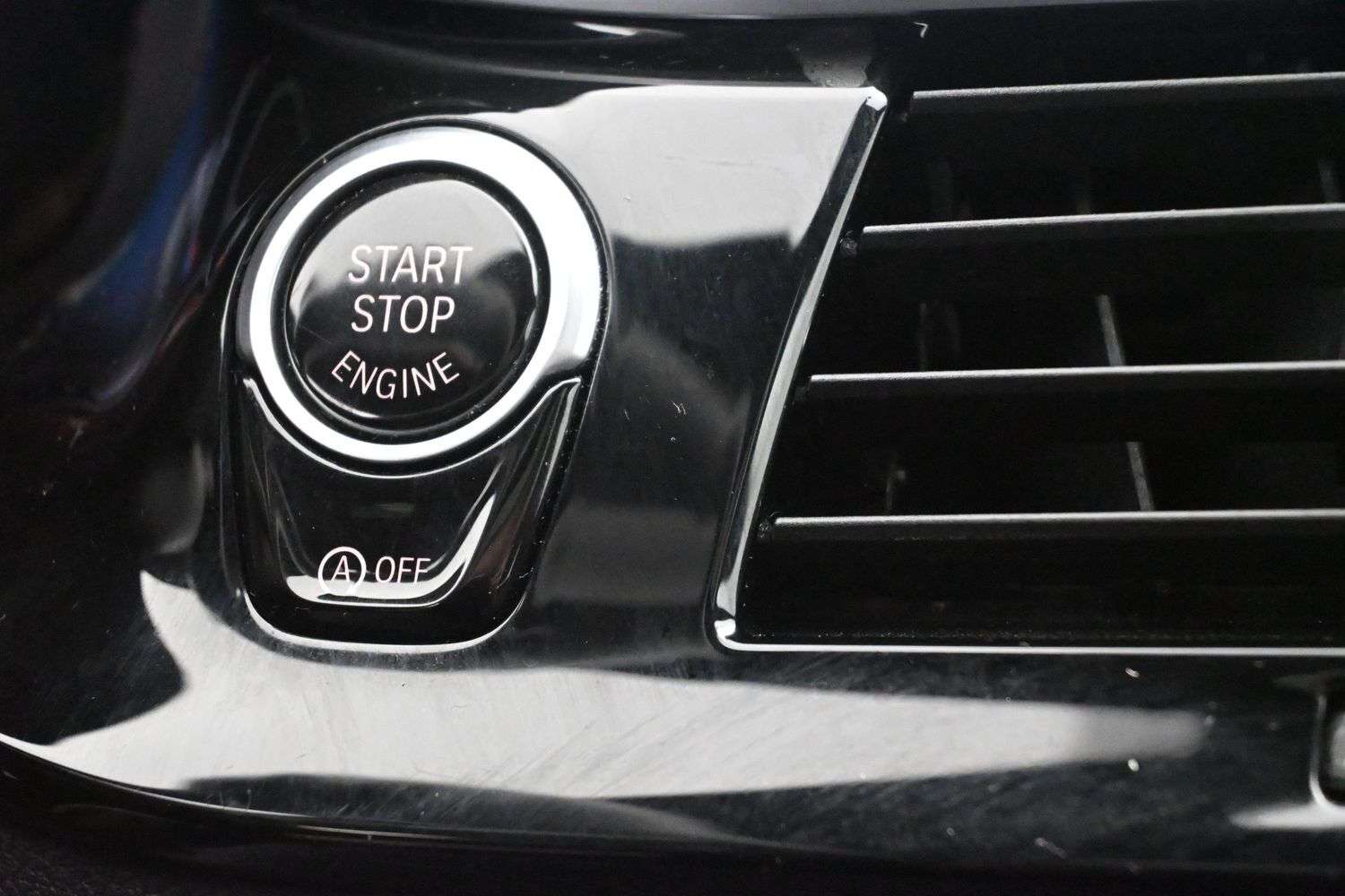 2020 BMW 5 Series 530i xDrive Blind Spot Monitoring | Sunroof | Tri- 4 cyl thumb 14