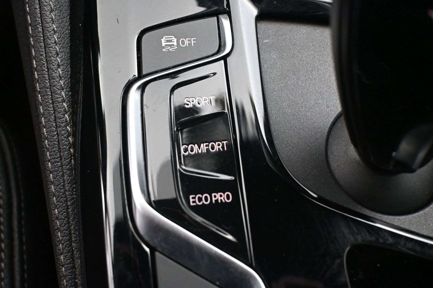 2020 BMW 5 Series 530i xDrive Blind Spot Monitoring | Sunroof | Tri- 4 cyl thumb 13