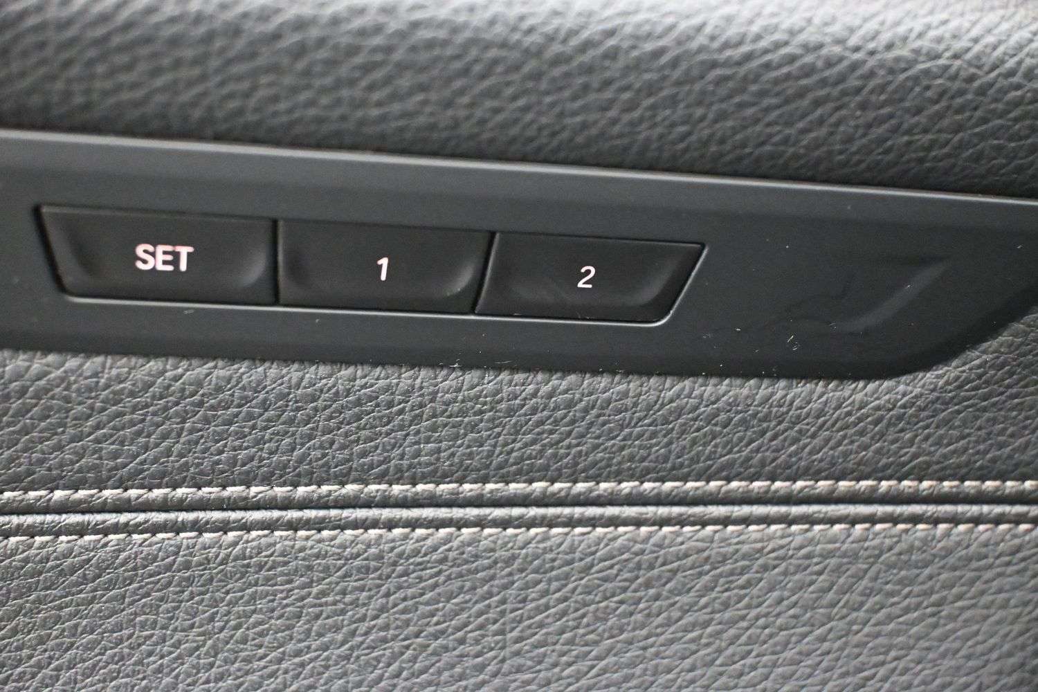 2020 BMW 5 Series 530i xDrive Blind Spot Monitoring | Sunroof | Tri- 4 cyl thumb 19