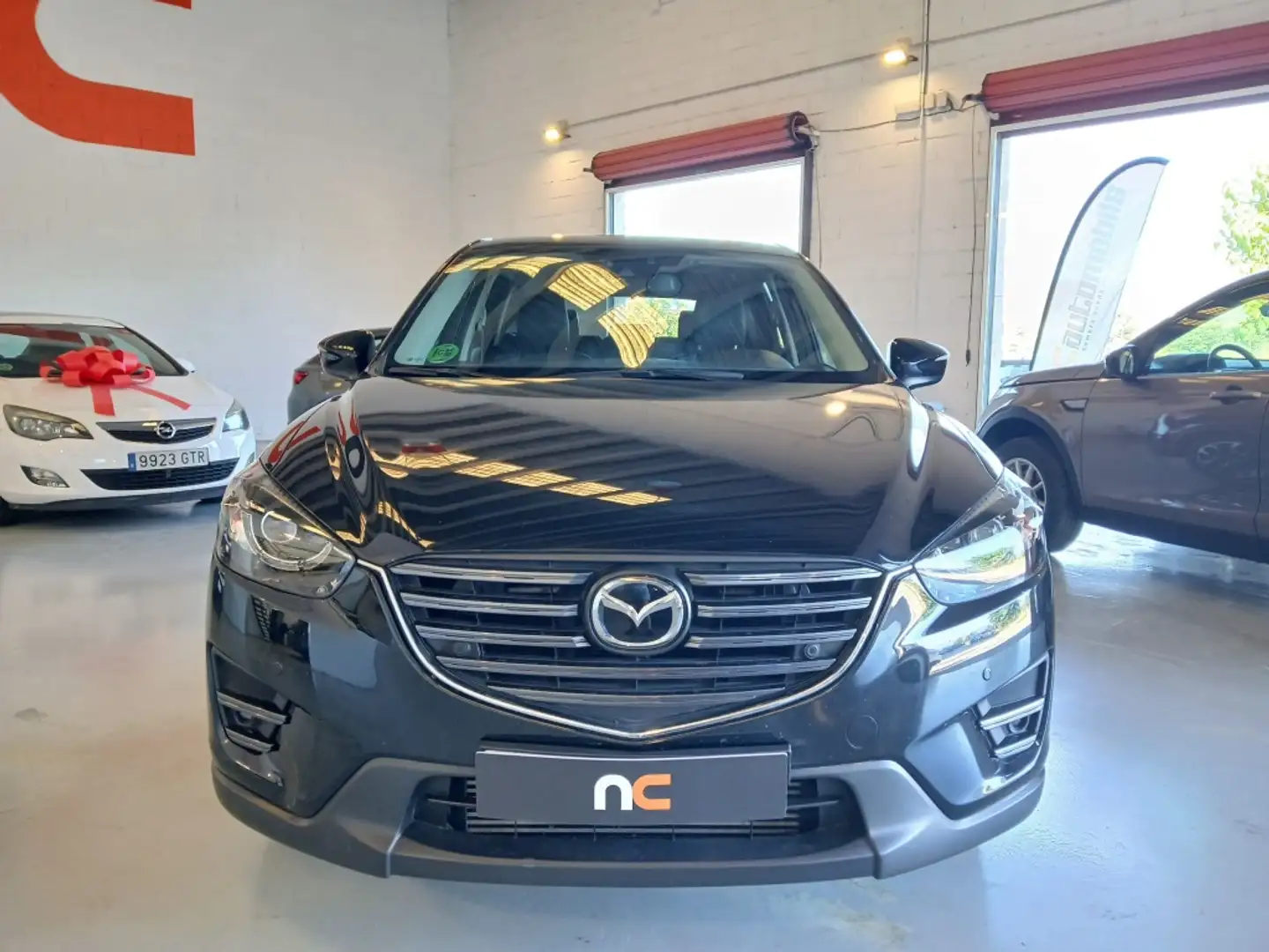 Mazda CX-5 2.2DE Luxury 4WD 175 Aut. Noir - 2