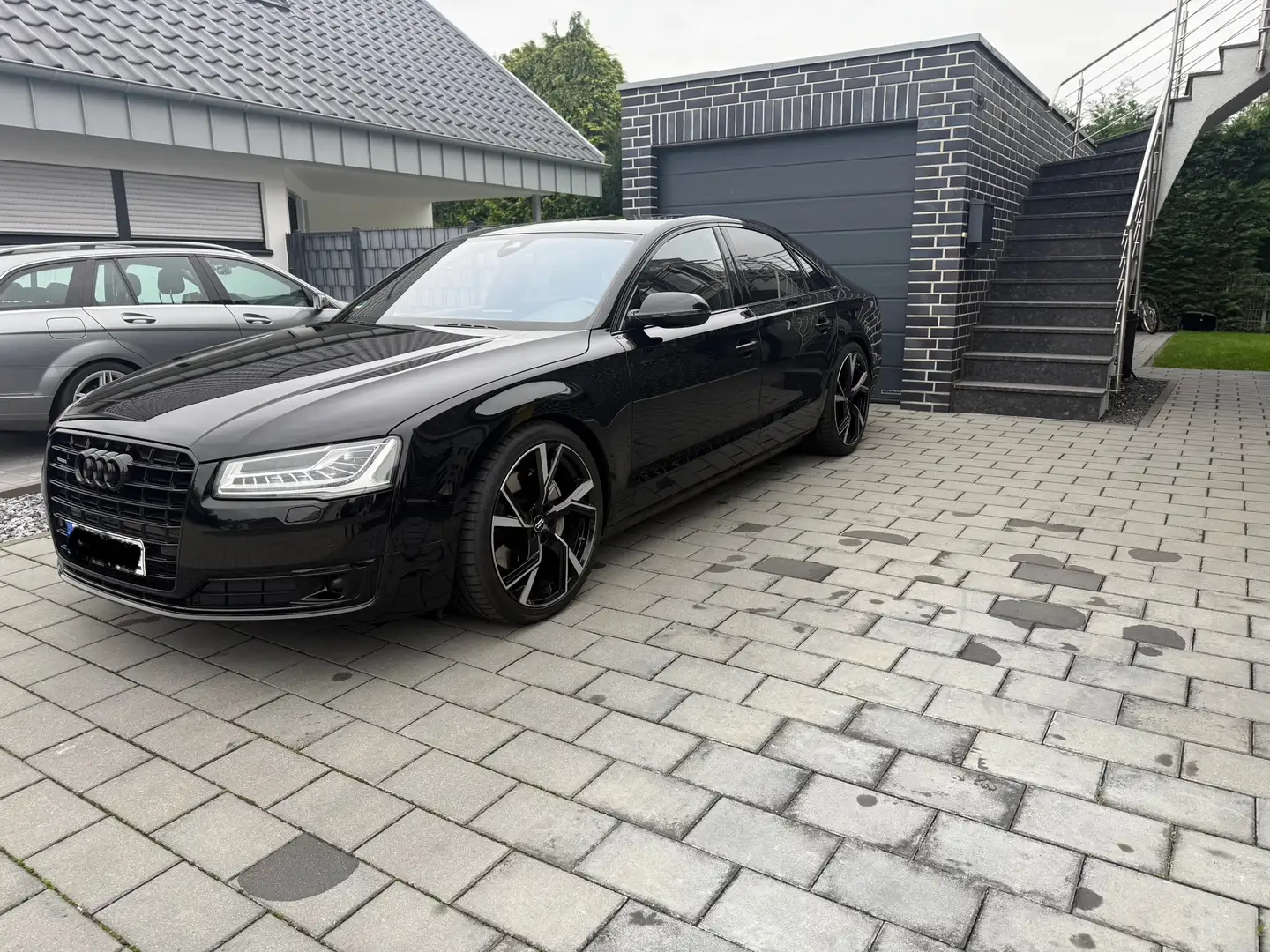 Audi A8 A8 Diesel 3.0 TDI DPF quattro tiptronic Schwarz - 1