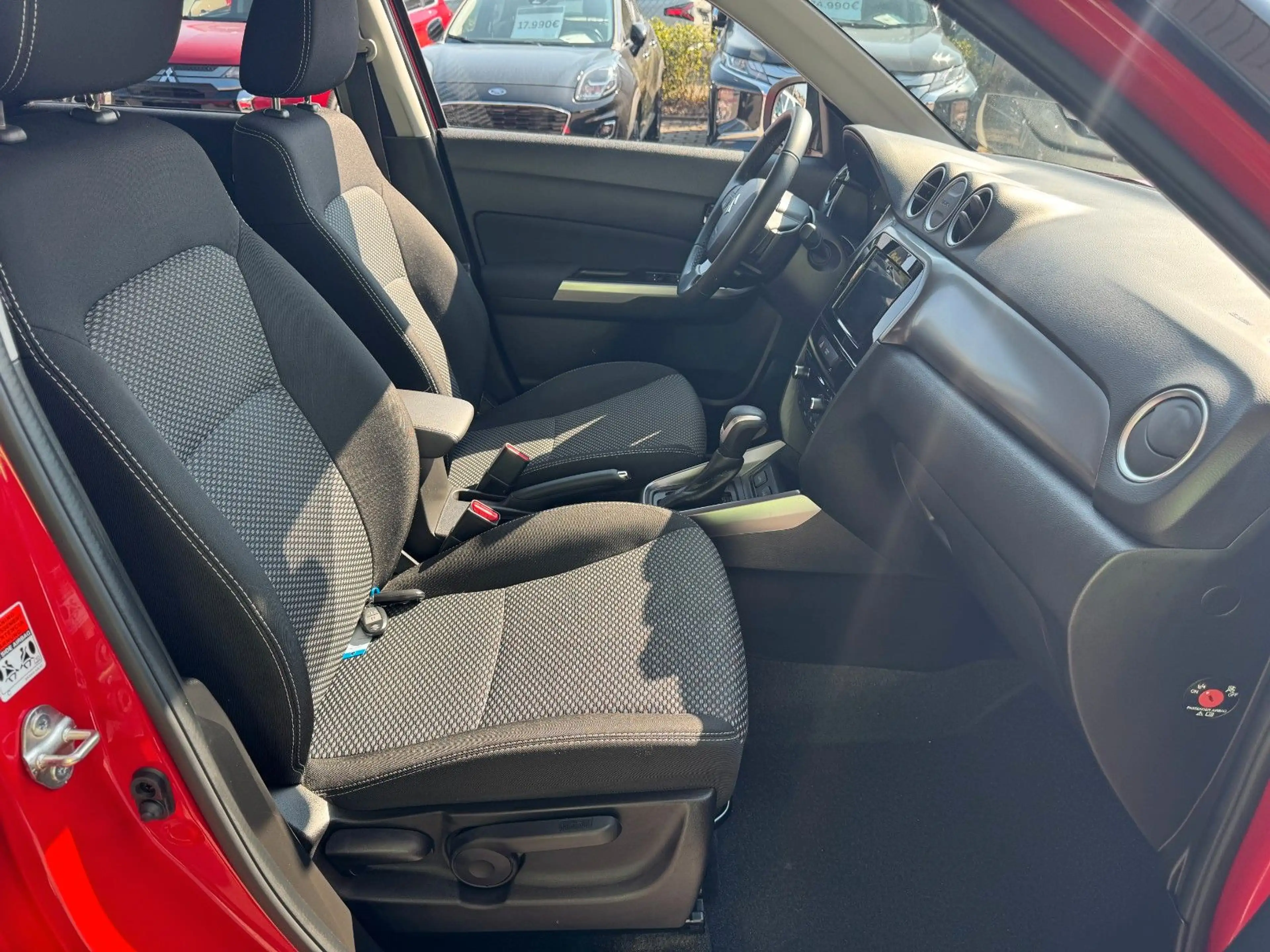 Suzuki Vitara 1.5 DUAJET Hybrid *NAVI*SITZH*LED*KAMERA* — photo 13